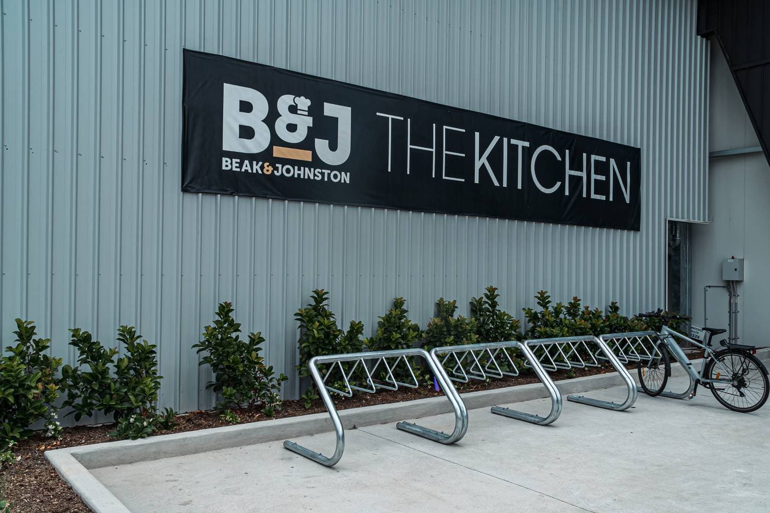 B&J Kitchen, Dusk Media