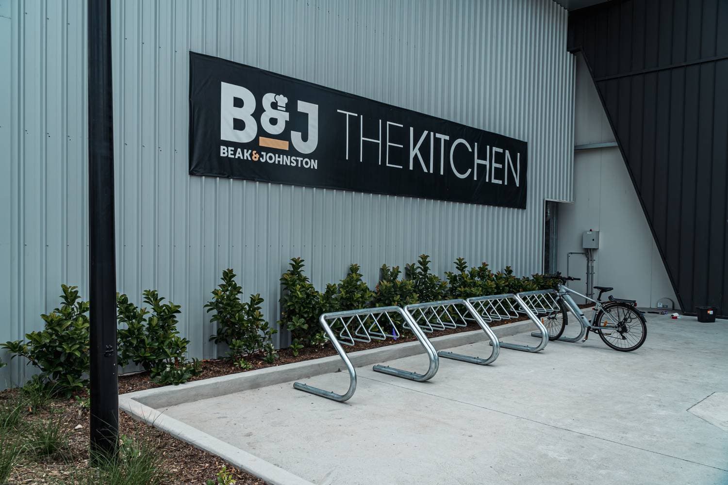B&J Kitchen, Dusk Media