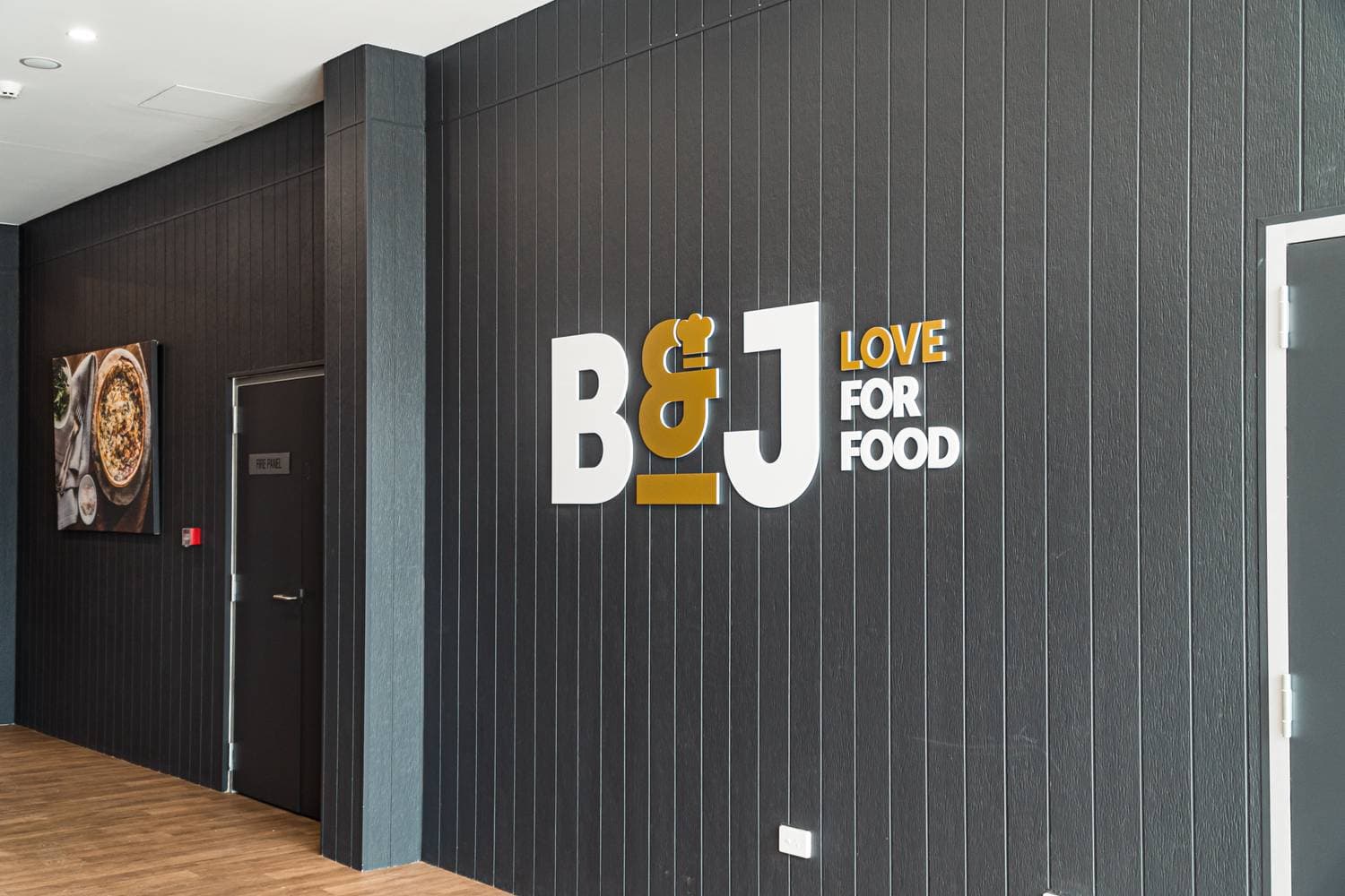 B&J Kitchen, Dusk Media