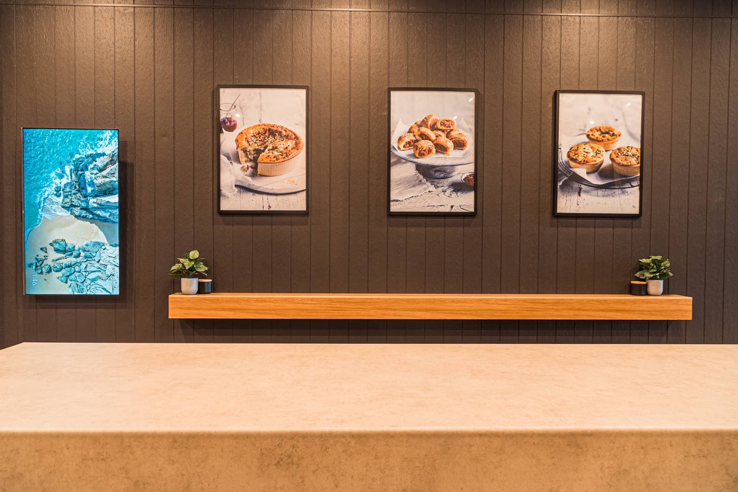 B&J Kitchen, Dusk Media