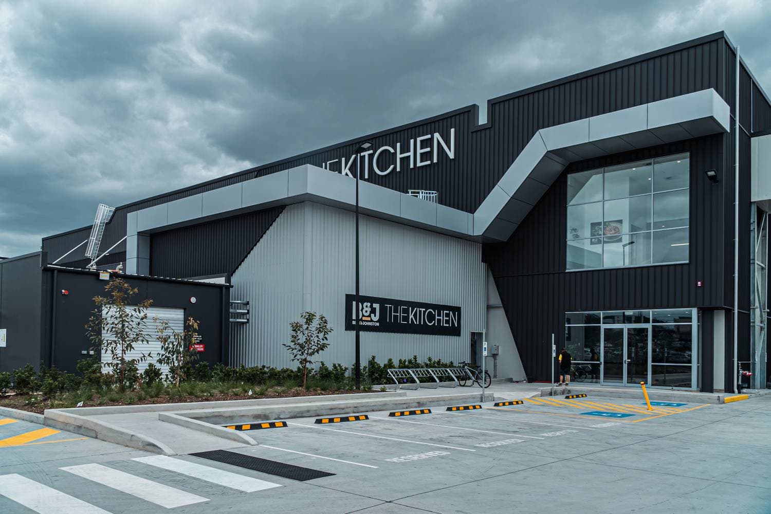 B&J Kitchen, Dusk Media