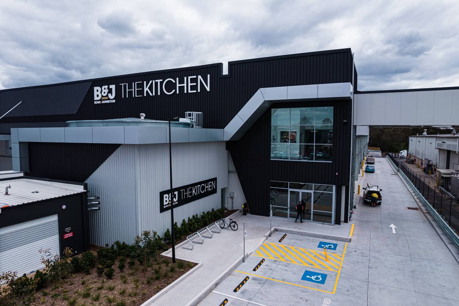 B&J Kitchen, Dusk Media