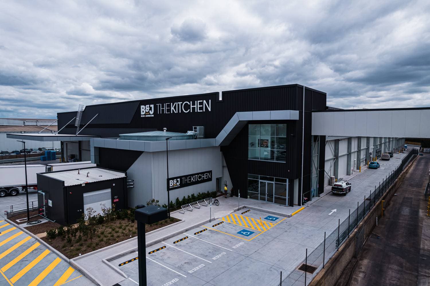 B&J Kitchen, Dusk Media