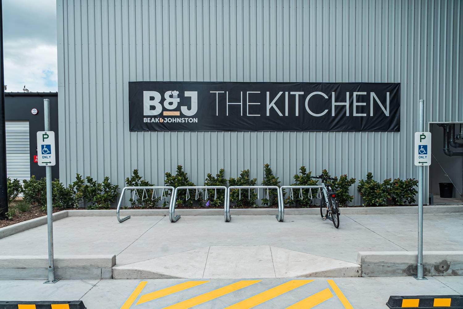 B&J Kitchen, Dusk Media