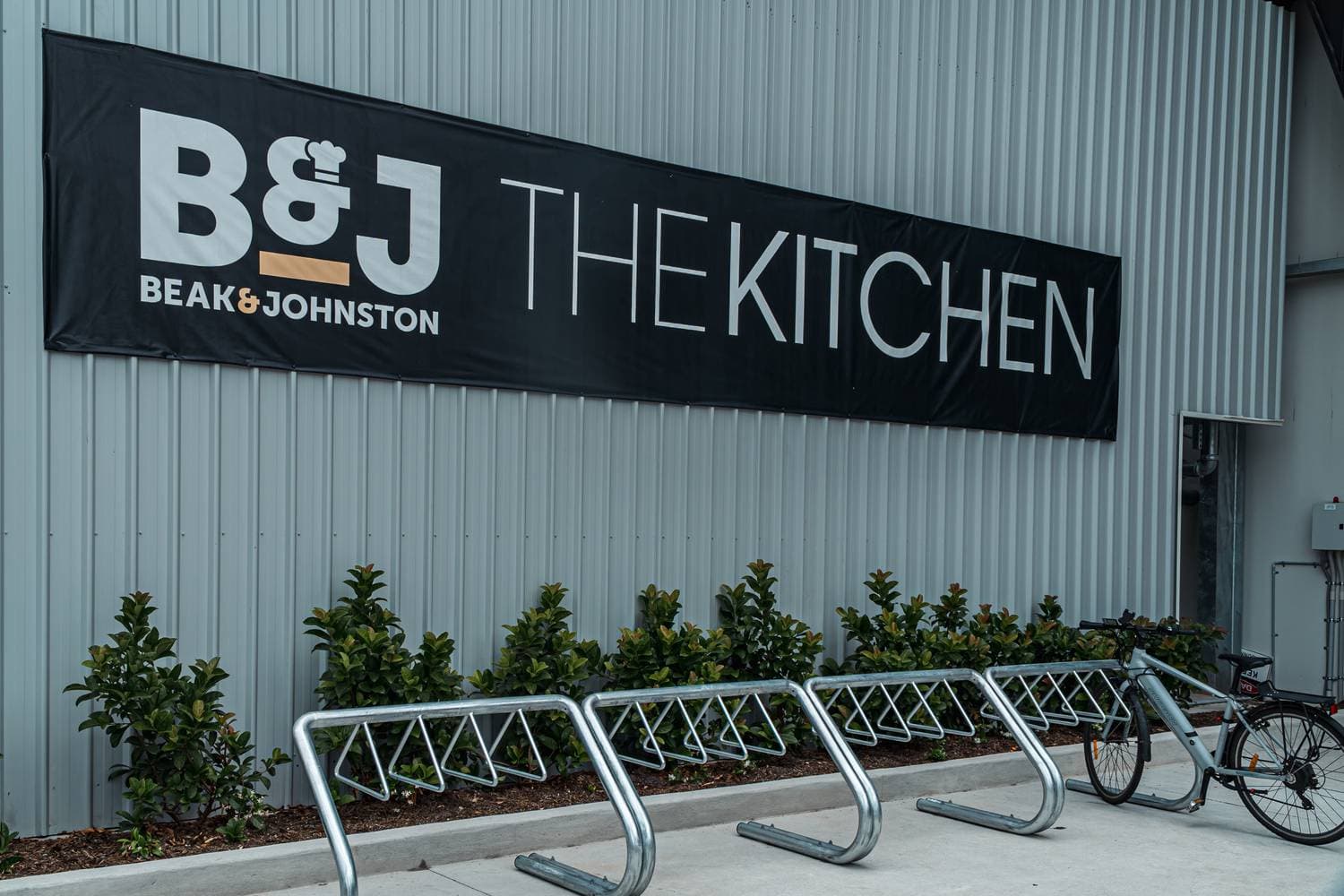 B&J Kitchen, Dusk Media